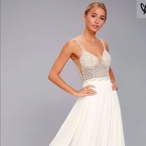 Lulus white gown